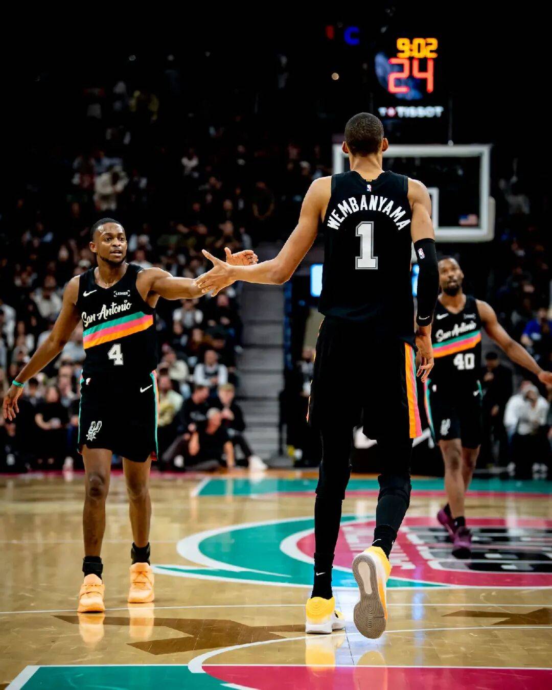 LOL直播-国际比赛日迈阿密热火备战NBA常规赛，门线救险细节曝光，球迷炸锅，纪律约束更严格的简单介绍